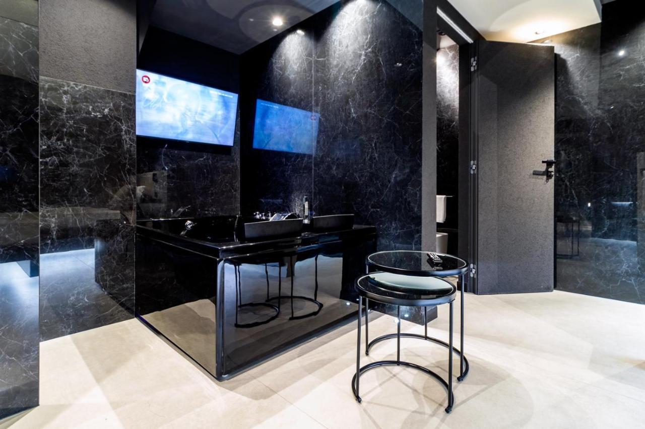 4 Suites " Unconventional Living Rooms " Катания Экстерьер фото